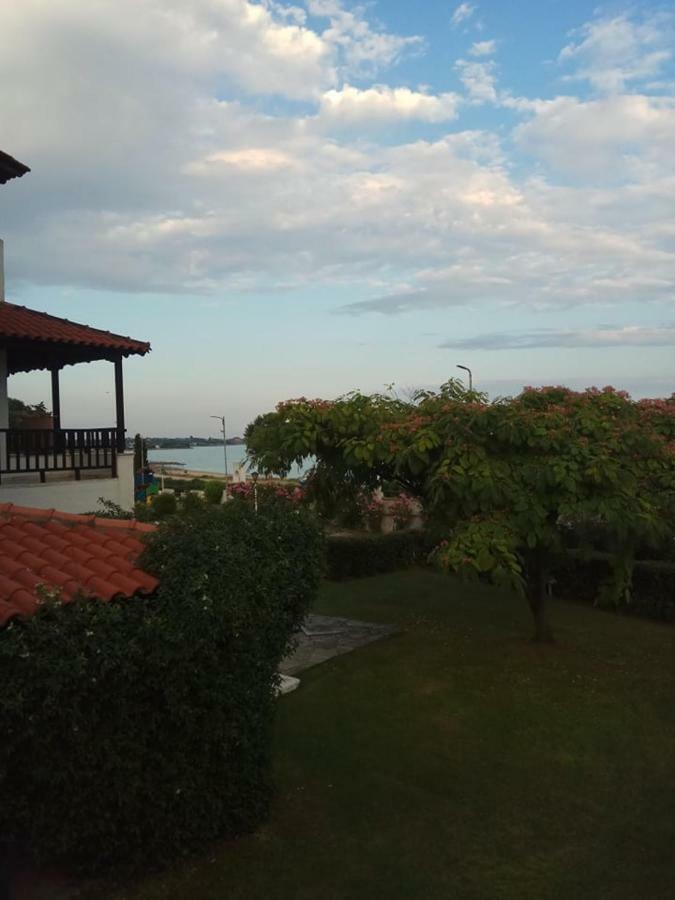 Right Across The Sea Villa Nea Kallikrateia Eksteriør billede